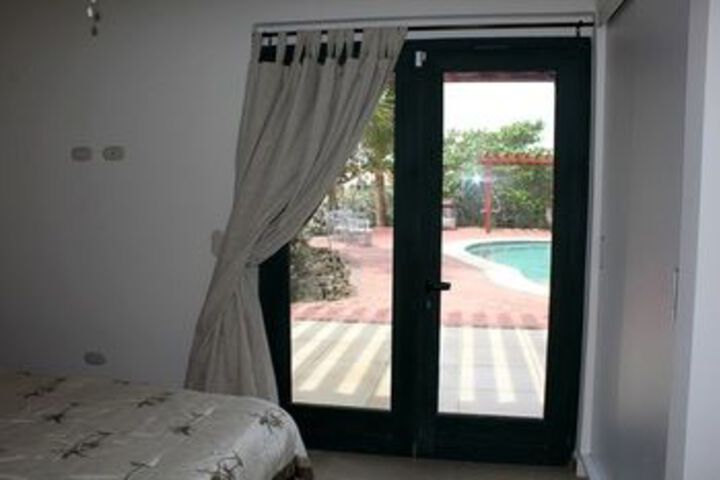 Room 34 of 181