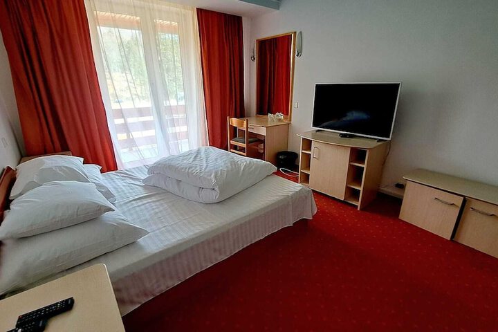 Room 7 of 28