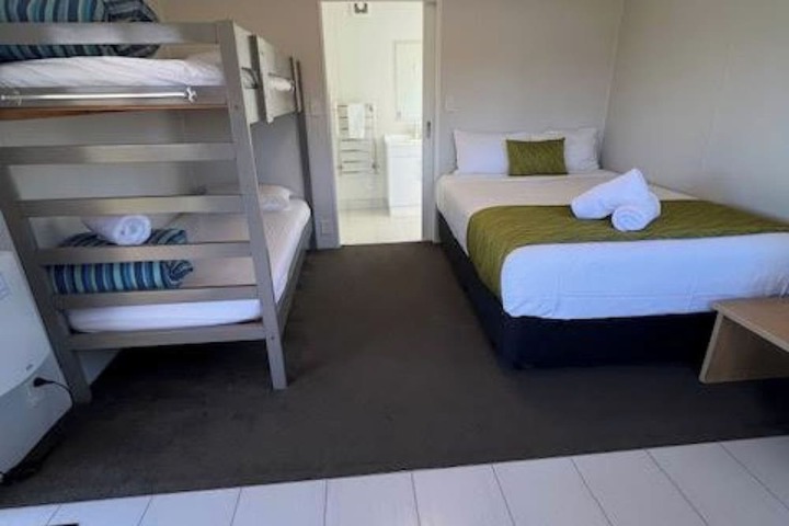 Room 15 of 123