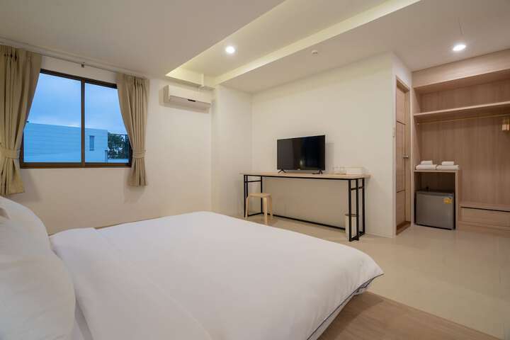 Room 13 of 63