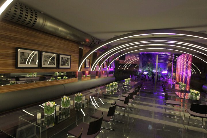 Lounge 26 of 31