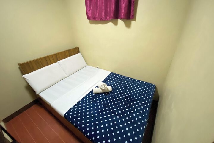 Room 19 of 25