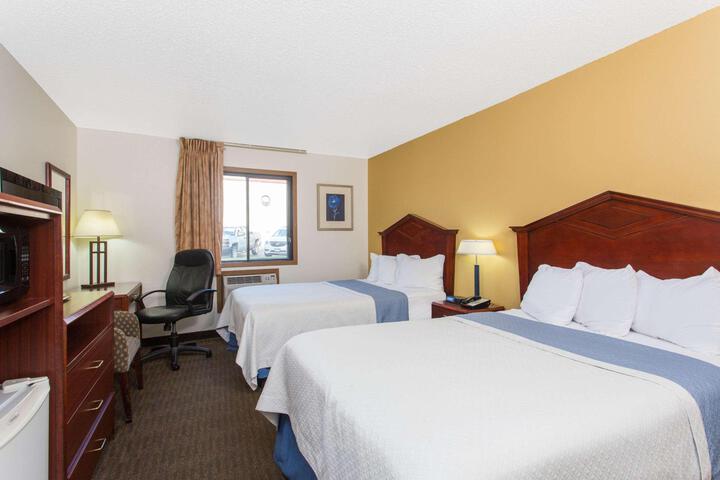 1 Double Bed Mobility Accessible (4 of 11)