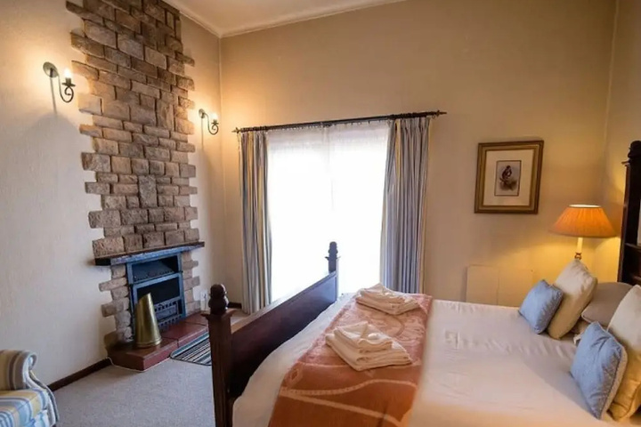 Room 3 of 12