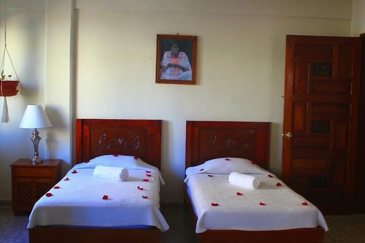 Room 8 of 34