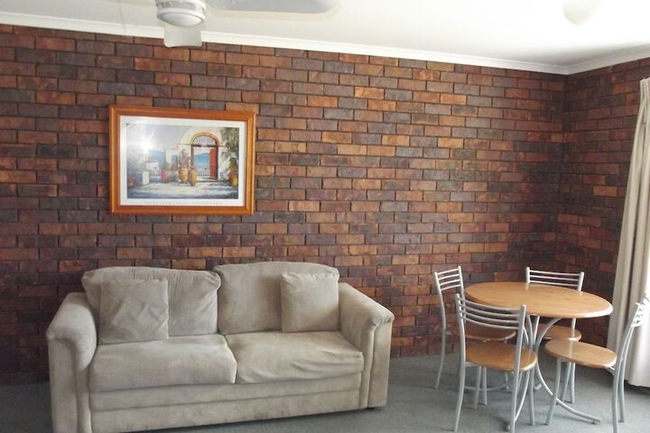 Room 13 of 34