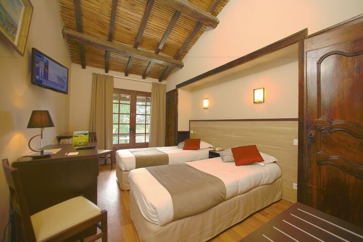 Room 7 of 49