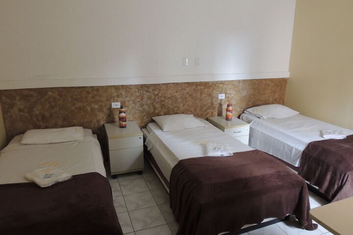 Room 28 of 107