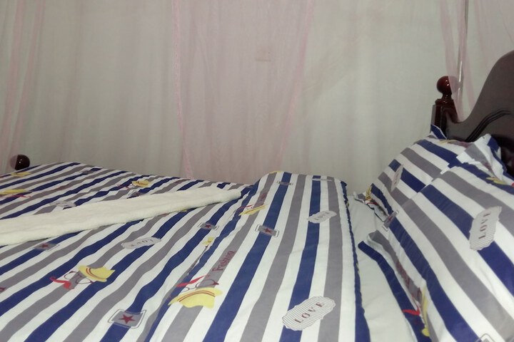 Room 4 of 14