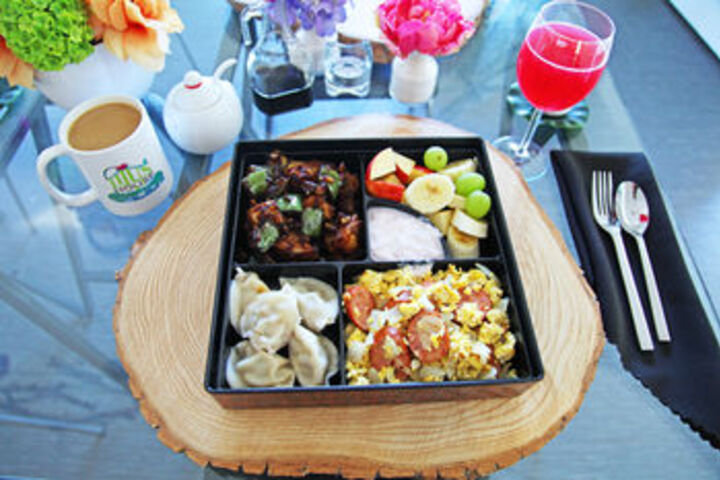 Dining 24 of 63