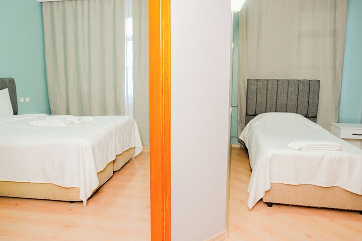 Room 9 of 30