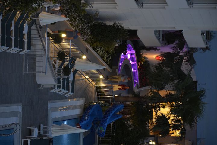 Sundeck 107 of 115