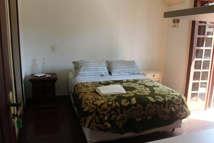 Room 9 of 28