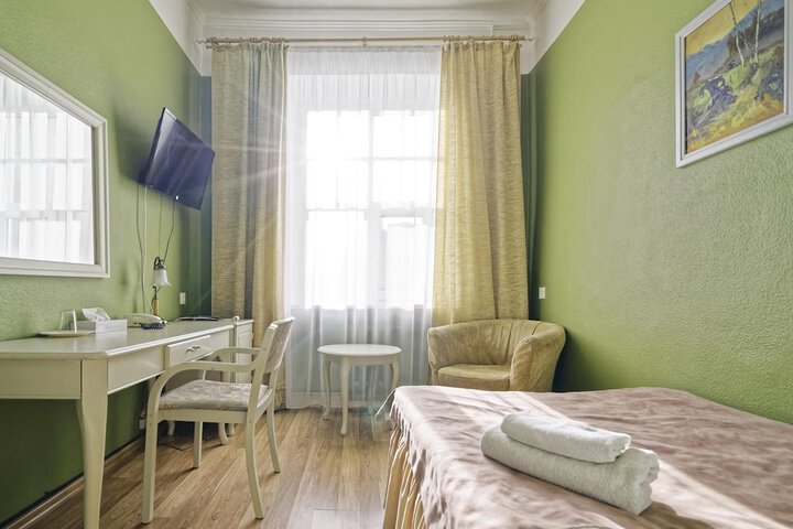 Room 51 of 272