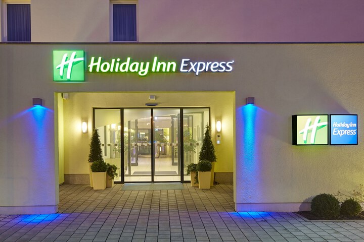 Hotel 67 of 76