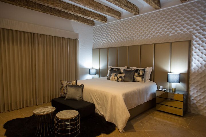 Room 4 of 48