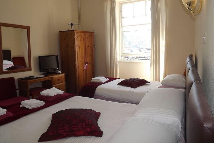 Room 11 of 52