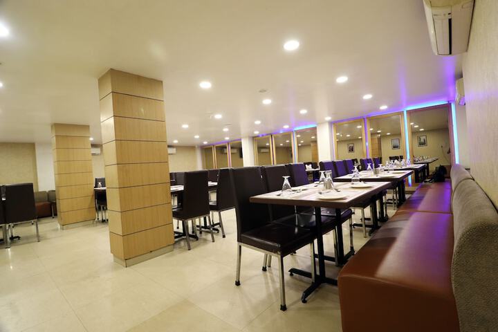 Dining 35 of 68