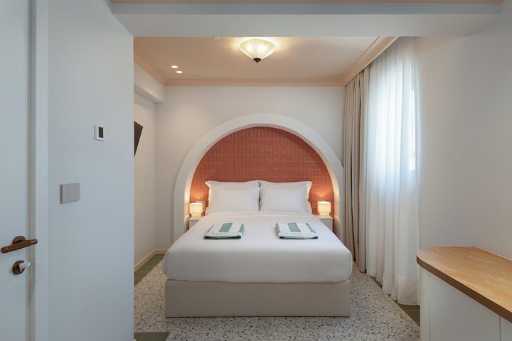 Room 2 of 41