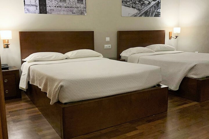 Room 8 of 14