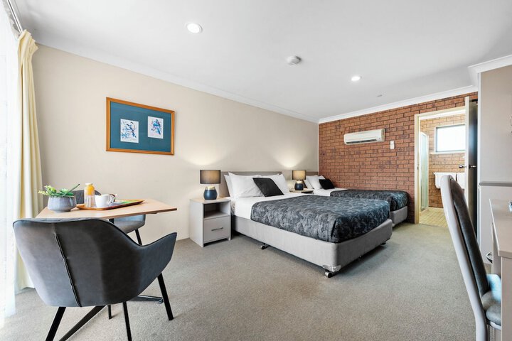 Room 42 of 88