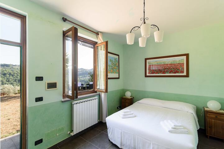 Room 9 of 82