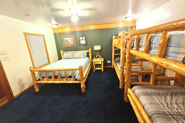 Room 33 of 117