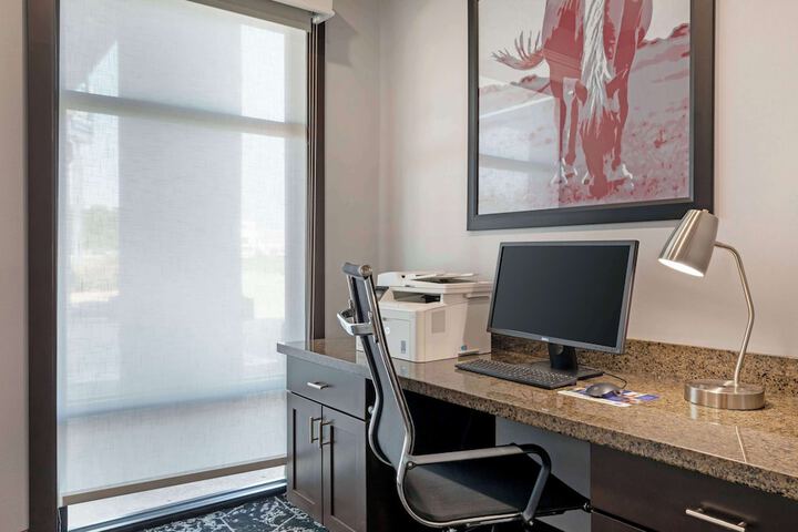 Business Center 27 of 28