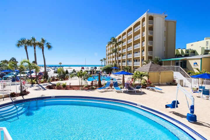 Hotel with Pool