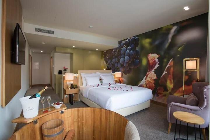 Room 13 of 31