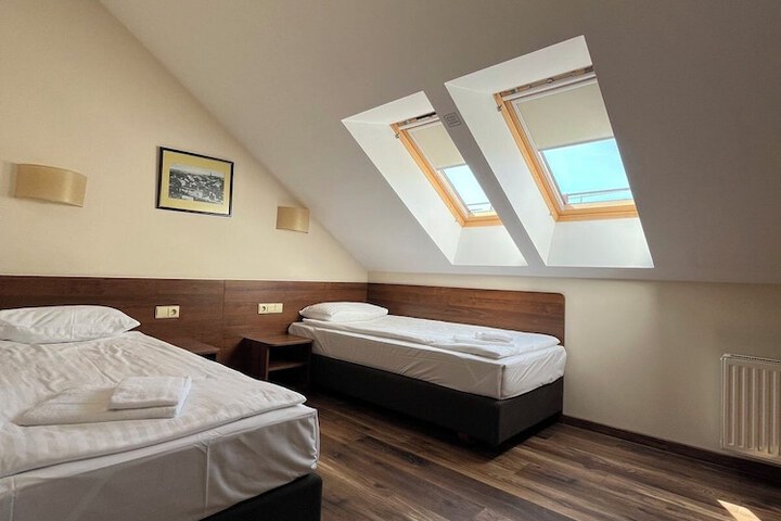 Room 11 of 64