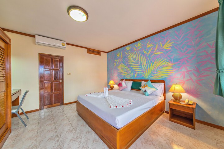 Room 5 of 30