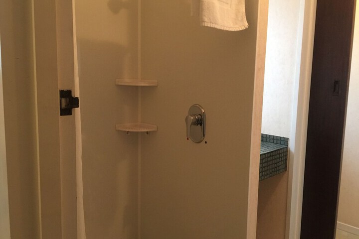 Room 41 of 47