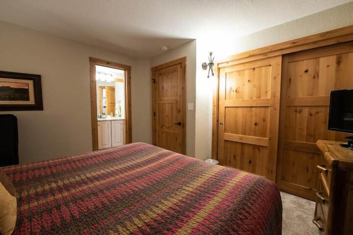 Room 6 of 31