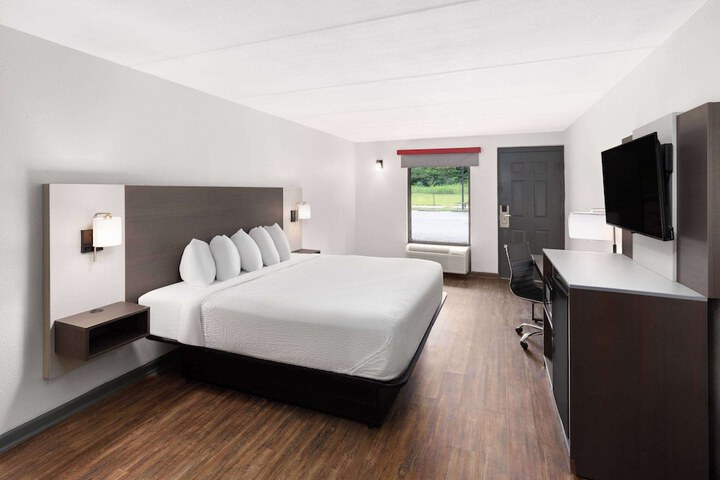 Room 10 of 30