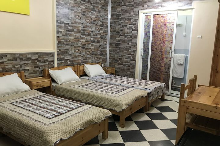 Room 4 of 19