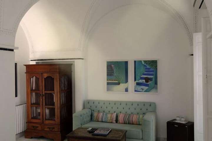 Room 29 of 65