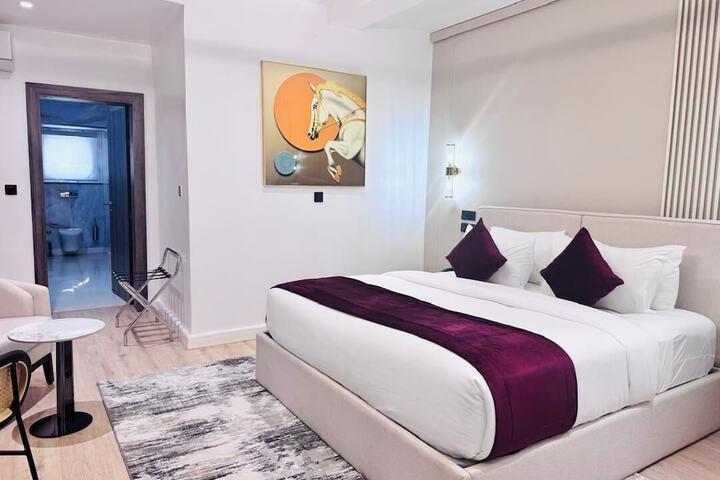 Room 9 of 36