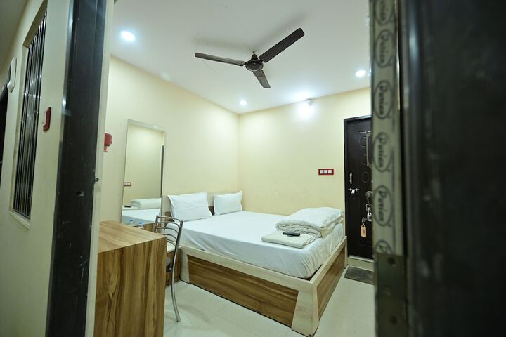 Room 32 of 63