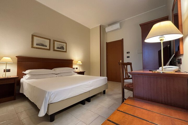 Room 3 of 11