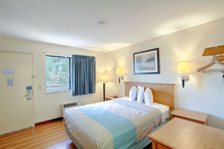 Room 34 of 64