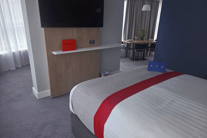 Room 27 of 67