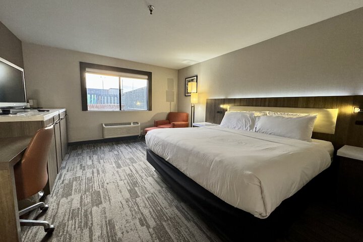 Standard | King Bed (7 of 23)