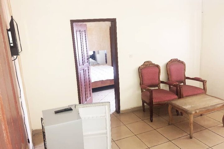 Room 9 of 13