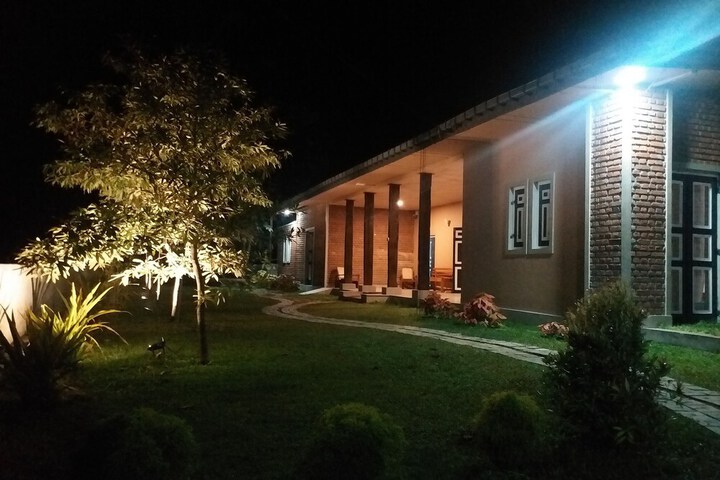 Hotel Exterior 44 of 65