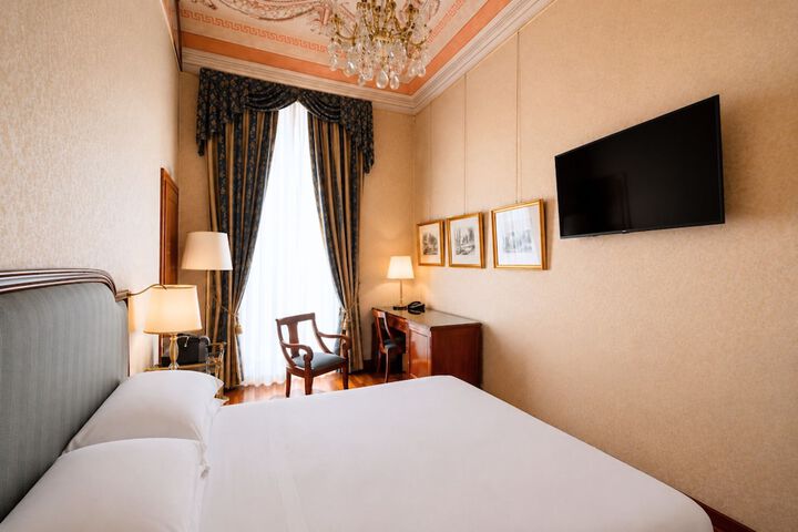 Room 31 of 65