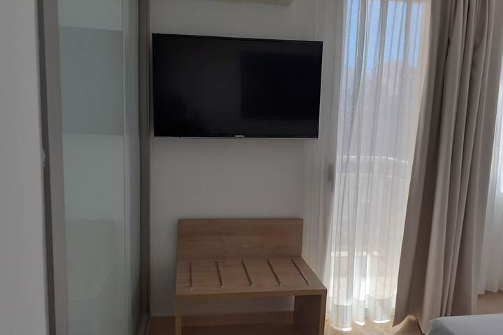 Room 10 of 41