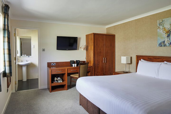Room 28 of 73
