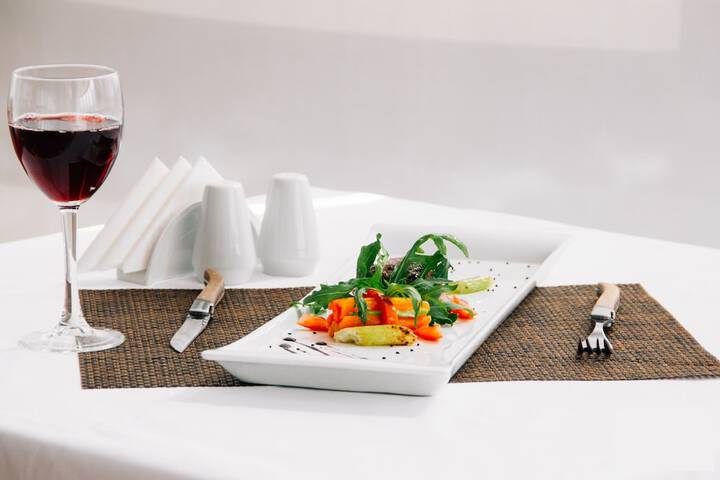 Dining 77 of 83