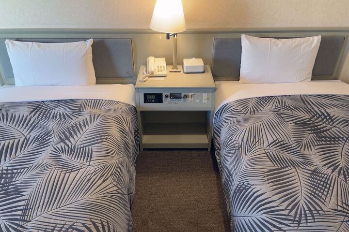 Room 3 of 44